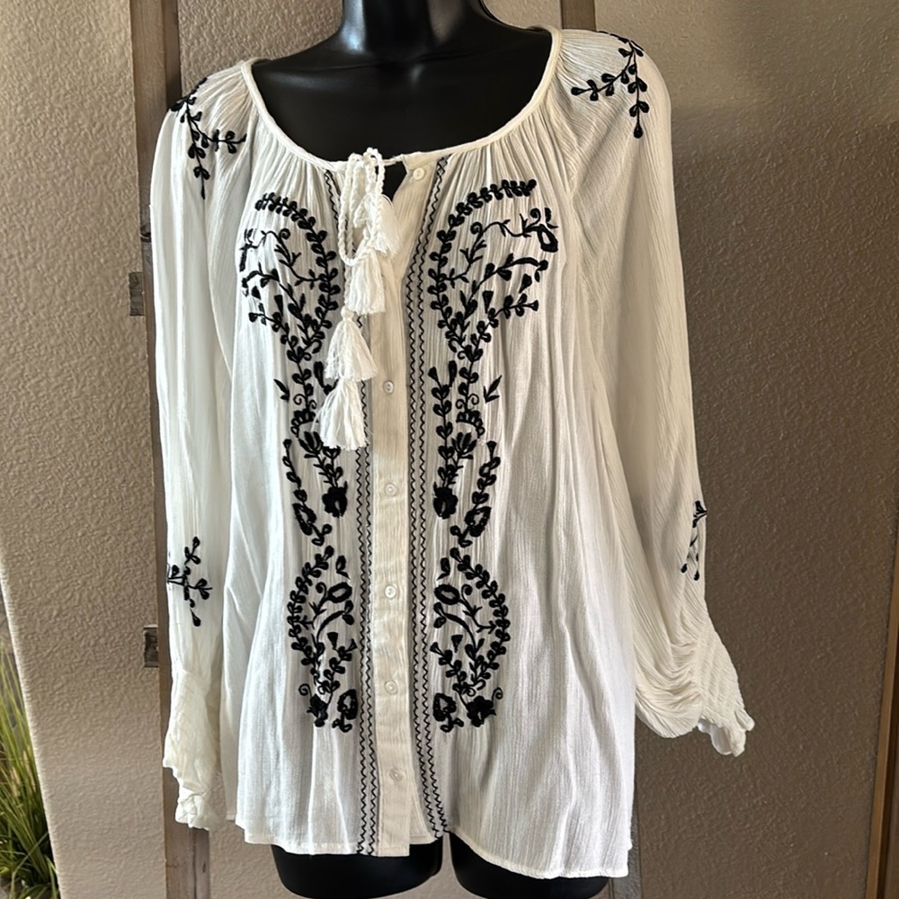 Boho style tunic. Gauzy material with embroidered details.